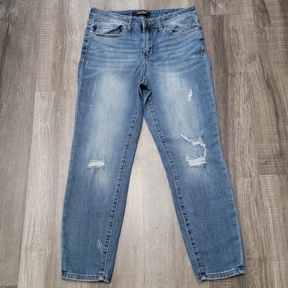 Judy Blue Ankle Distressed Relaxed Fit Jeans